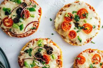 pizza bagels