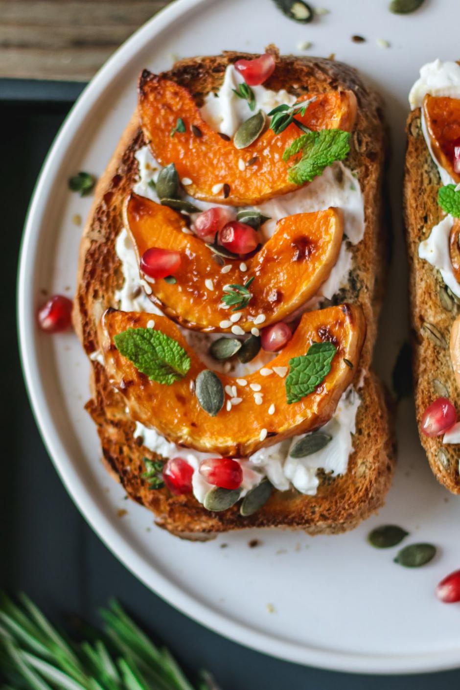 tost s ricottom i pečenom bundevom | Author: Lucy and Lentils/Pinterest