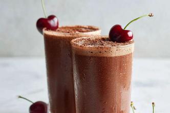 Isprobaj kremasti smoothie koji spaja čokoladu i trešnje