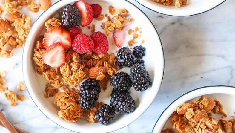 Granola s bademovim maslacem