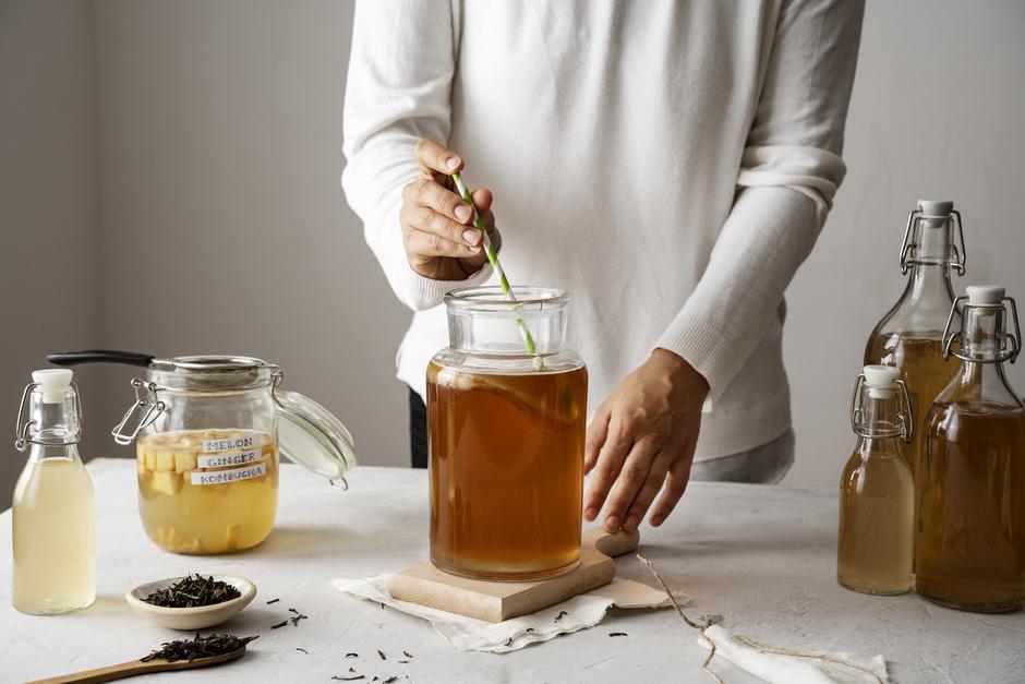 Kombucha ili kefir: što je bolje za tvoj probavni sustav? | Author: Freepik