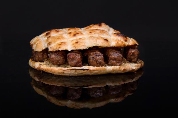 Omiljeni ćevapi u somunu