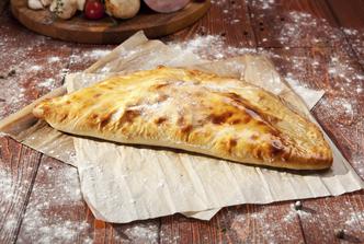 Povrtna pizza calzone s pancetom