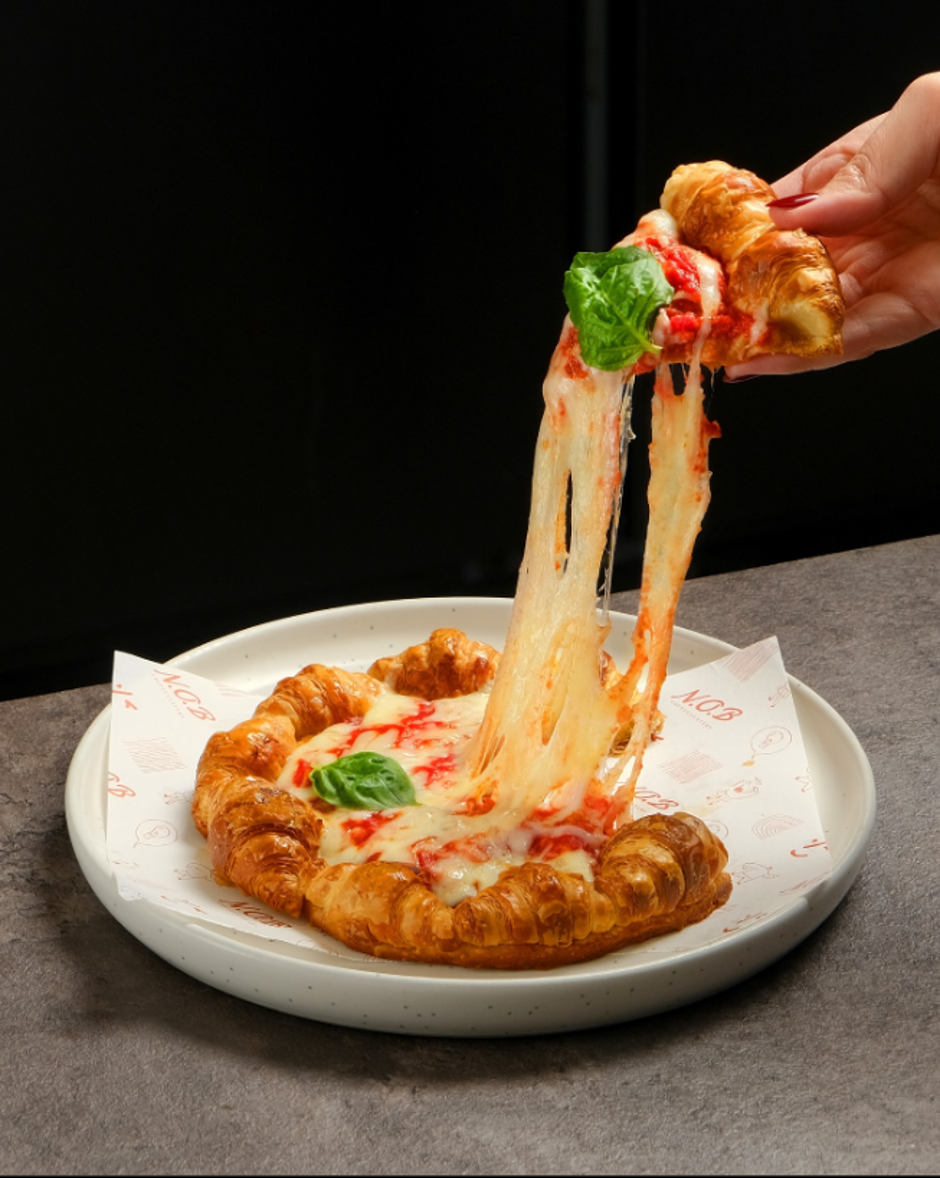 croissant pizza | Author: Instagram @nob.journal