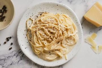 špageti cacio e pepe