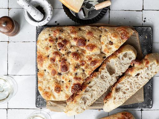 Cacio e pepe focaccia