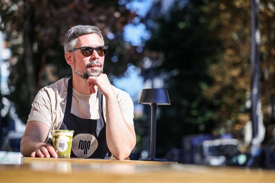 24sata. Zagreb:Chef Romel Stelmah mijesi tjesteninu | Author: Emica Elvedji /PIXSELL