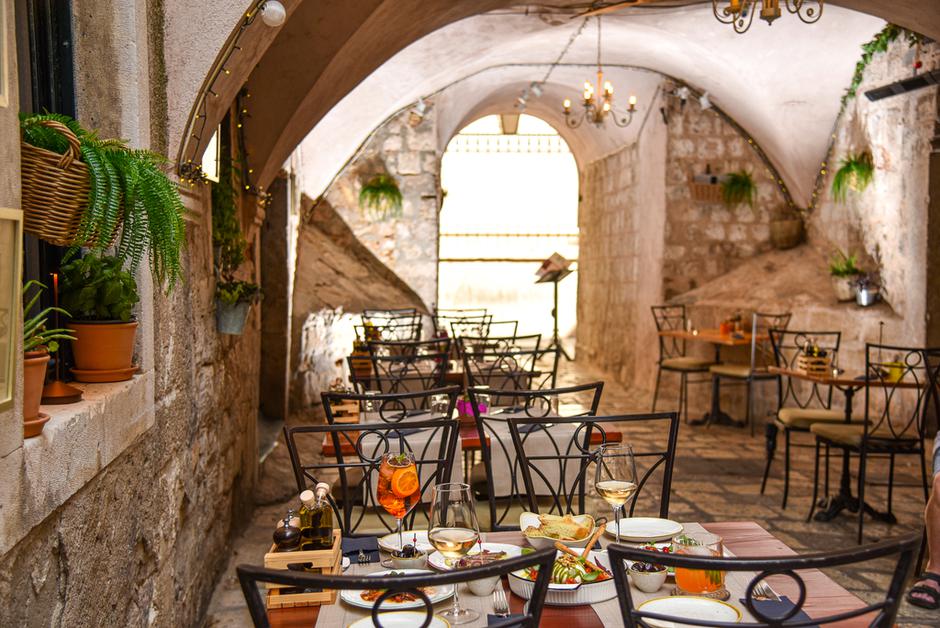 renaissance art restaurant | Author: Fabijan Drnas i Matea Moretić