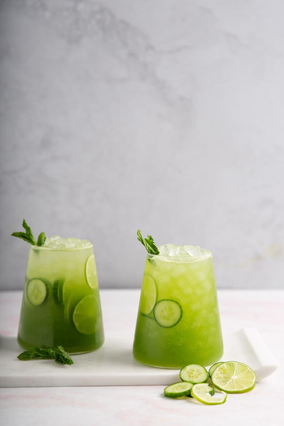 voda s krastavcem, limetom i mentom | Author: Becky Green/Pinterest
