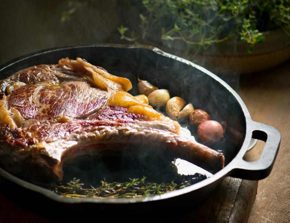 steak, tava | Author: Curated Lifestyle/Unsplash