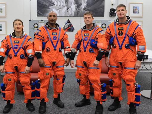 Reid Wiseman, Victor Glover, Christina Koch i Jeremy Hansen