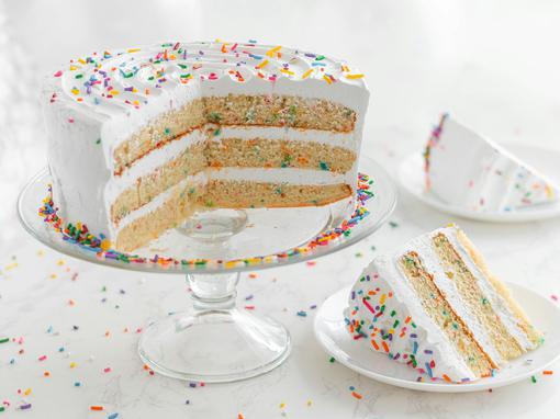 Troslojna torta iz mikrovalne u samo 10 minuta. Da, moguće je!