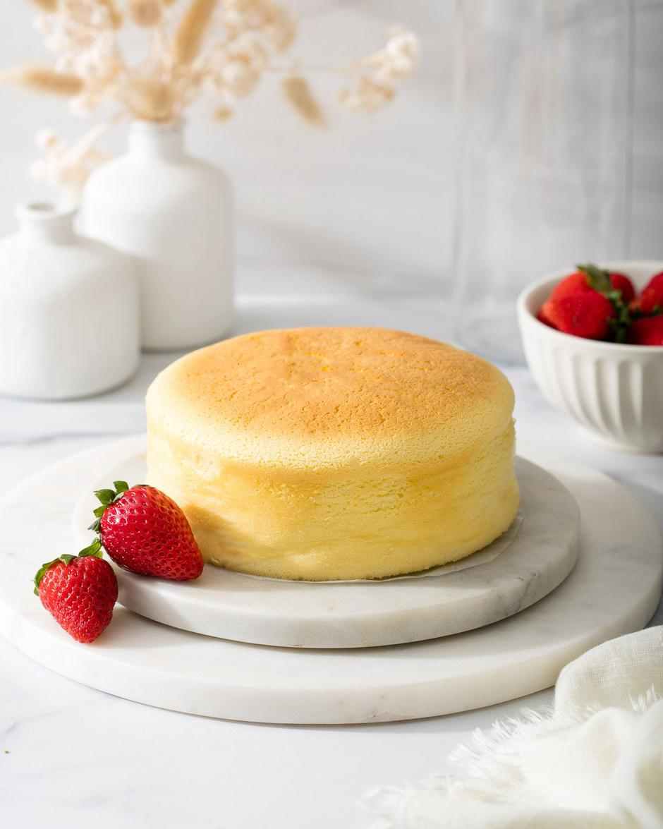 japanski cheesecake | Author: takestwoeggs.com/Pinterest