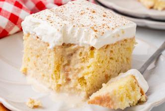kolač tres leches s kokosom i rumom