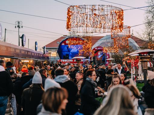 fooling around, esplanade