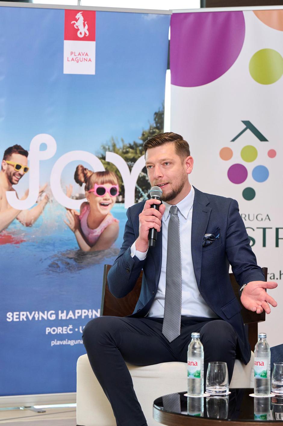 vinistra ocjenjivanje vina | Author: Merlo De Graia