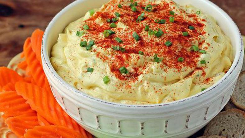 Zaboravi punjena jaja, napravi ovaj Deviled Egg Dip