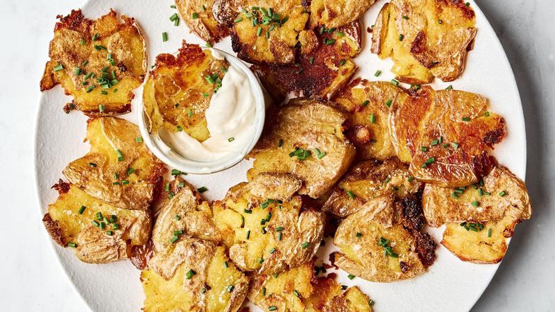 Vi&scaron;e od priloga: Zgnje&ccaron;eni krumpir s chili uljem