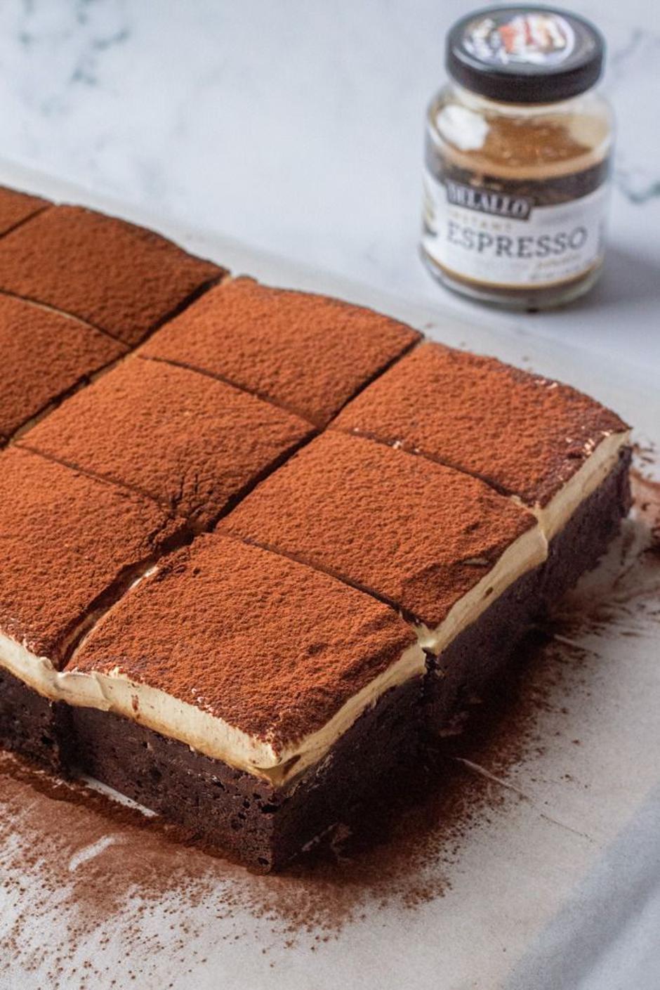 tiramisu brownies | Author: Kitchen by the sea/Pinterest