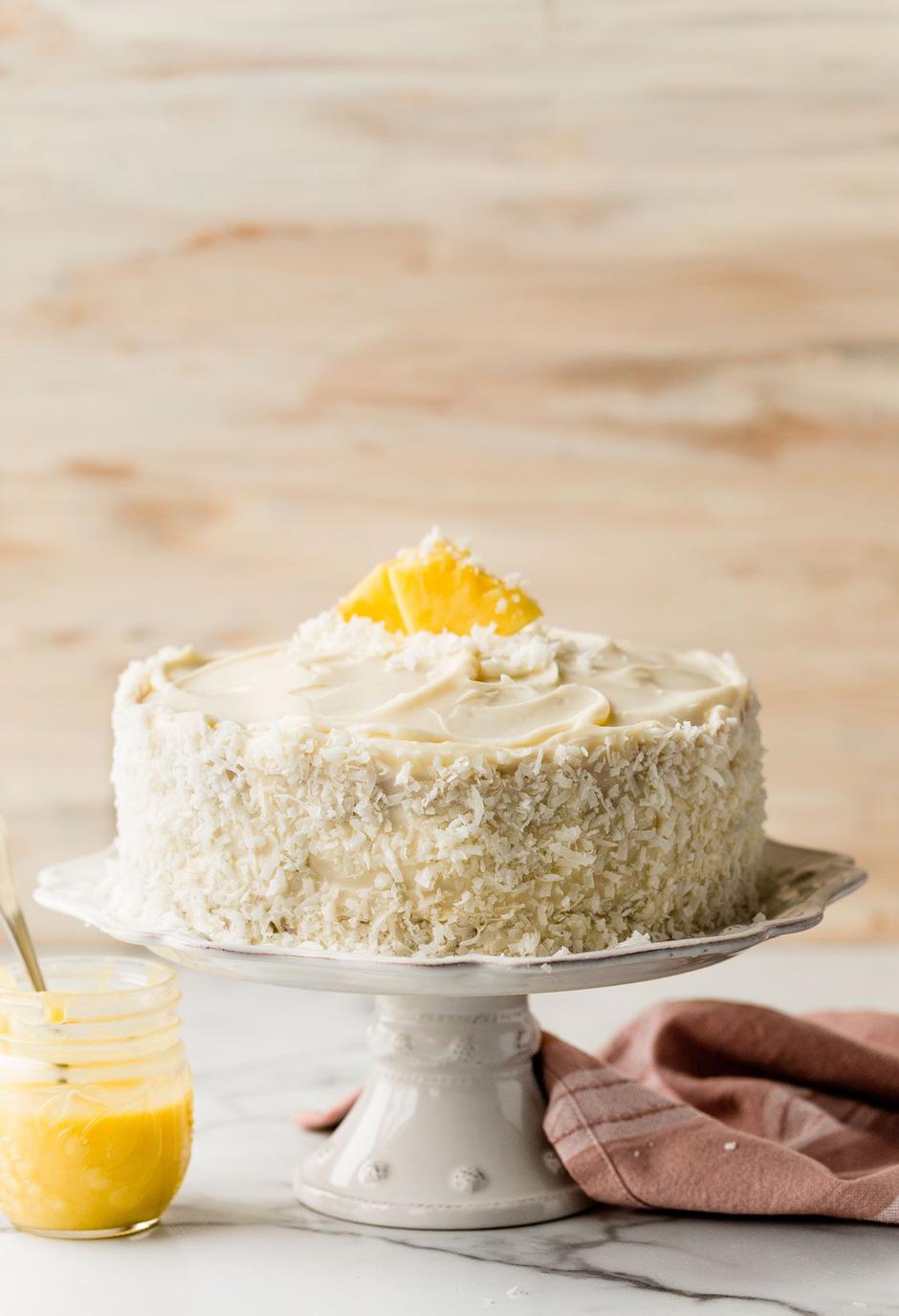 torta od kokosa i ananasa | Author: Sally's Baking Addiction/Pinterest