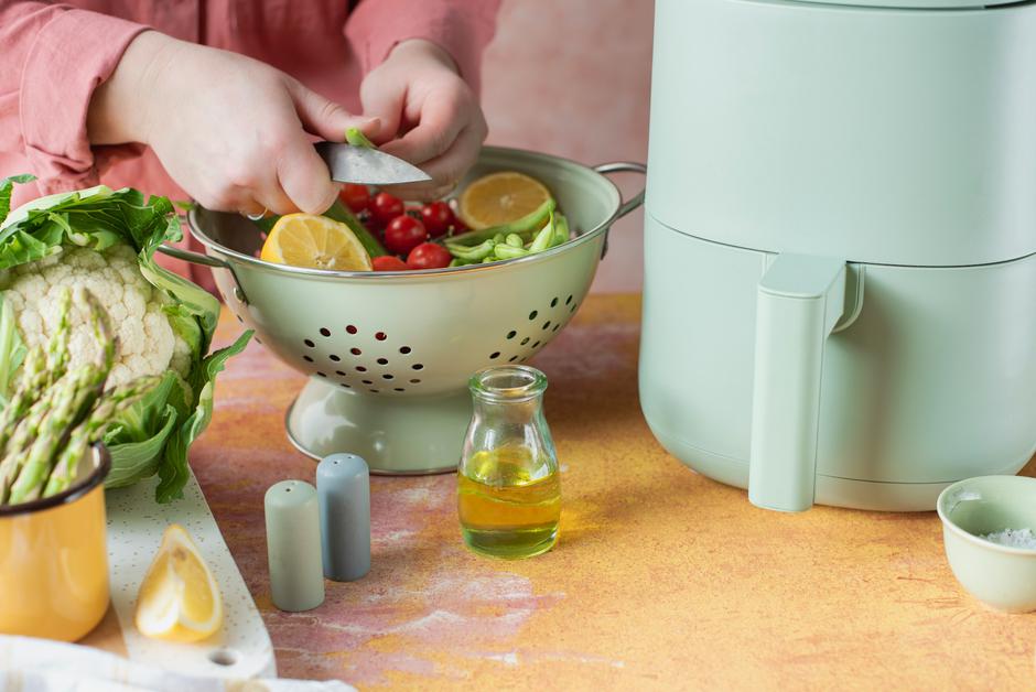air fryer, friteza na vrući zrak | Author: Olimpia Davies/Unsplash