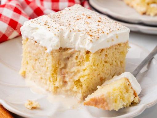 kolač tres leches s kokosom i rumom