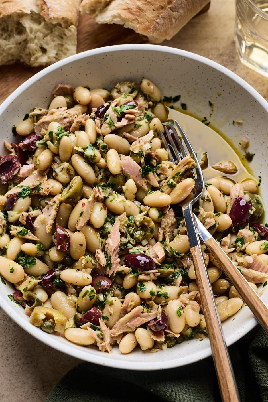 salata od tune i bijeloga graha | Author: Johann Headley