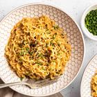 miso ramen rezanci s kikiriki maslacem