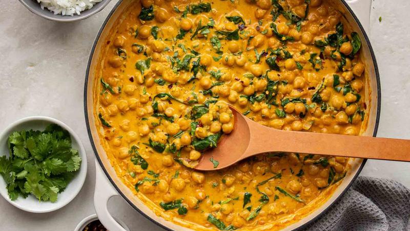 Curry od slanutka sa &scaron;pinatom koji spa&scaron;ava ve&ccaron;er