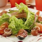 Salata s pršutom i smokvama