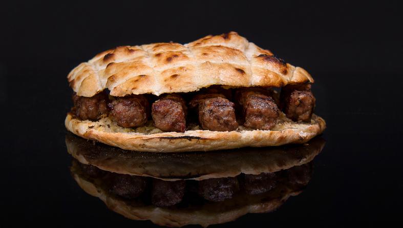 Omiljeni ćevapi u somunu