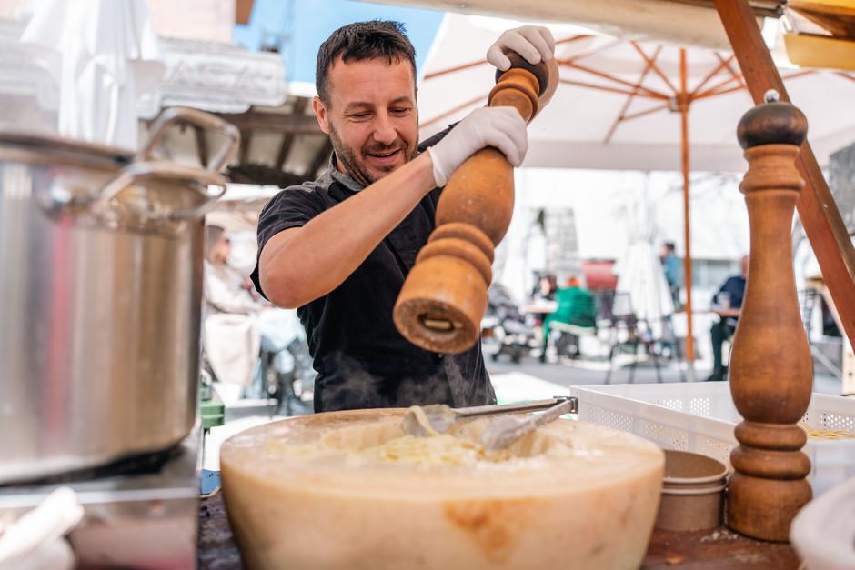 zadar, pijat na pijaci | Author: Press