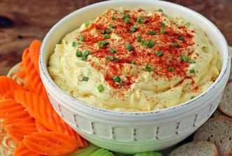Zaboravi punjena jaja, napravi ovaj Deviled Egg Dip