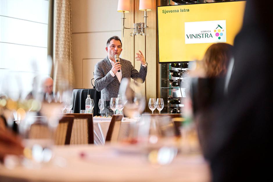 vinistra en primeur | Author: Merlo De Graia