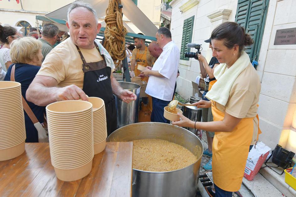 Skradin: 2. Skradinski festival rižota i na?ina života