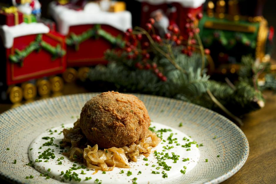 butler | Author: Bojan Zibar