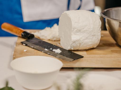 en primeur, mladi paški sir