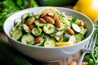 salata od tikvica i badema