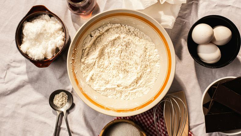 brašno, jaja, soda bikarbona, prašak za pecivo