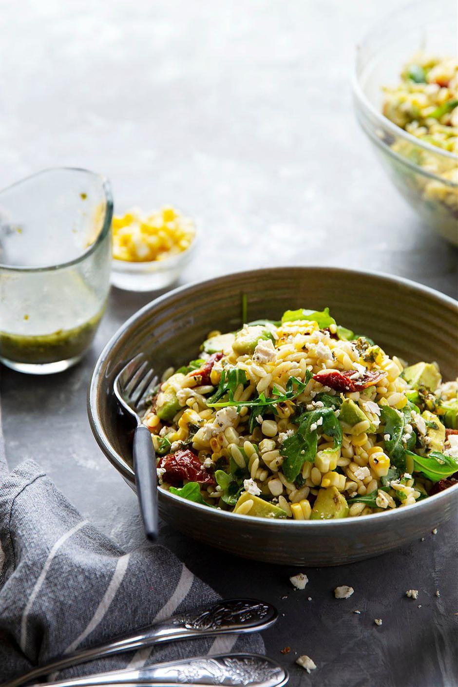 salata od grilanog kukuruza i orzo tjestenine | Author: Whole and Heavenly Oven/Pinterest