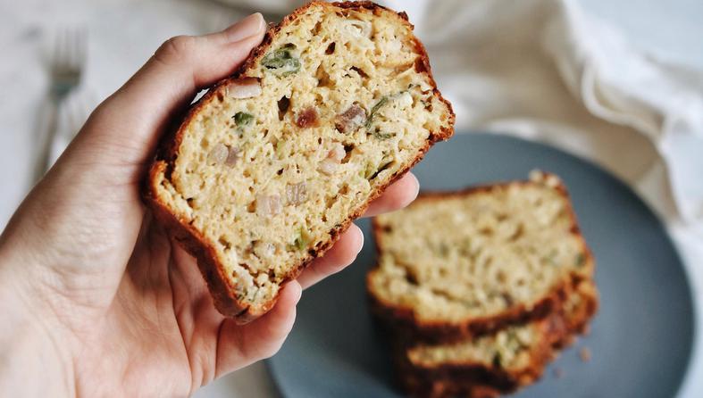 Slani kruh od tkvica s pancetom i cheddarom