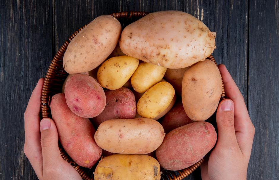 Savršen recept za ukusnu i osvježavajuću krumpir salatu | Author: stockking/freepik