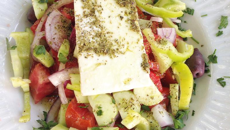 Lagana grčka salata