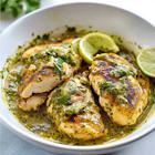 Sočna piletina iz pećnice sa zelenom salsom i sirom