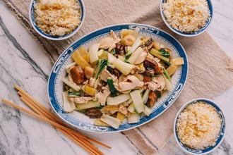 piletina iz woka s povrćem, moo goo gai pan