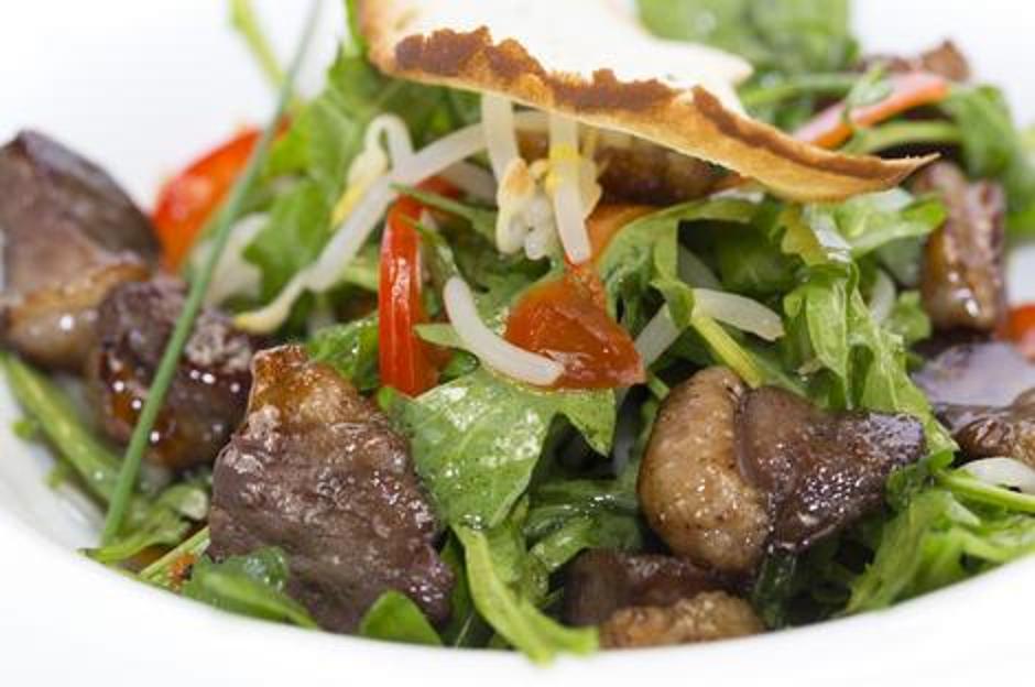 Salata od naglo pržene patke s timijanom i medom | Author: Thinkstock