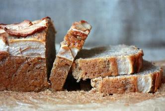 Kolač s jabukama i cimetom