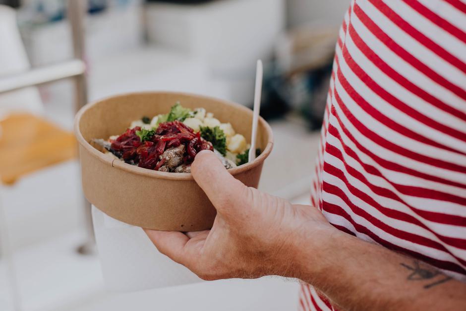 hook & cook | Author: Press