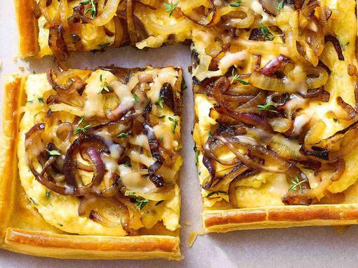 tart s karameliziranim lukom i palentom