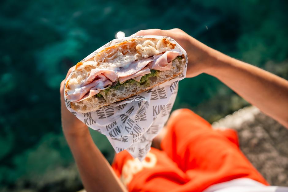 kinkin snedviči, hvar | Author: Press